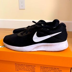 Nike athletic shoes size 9 women